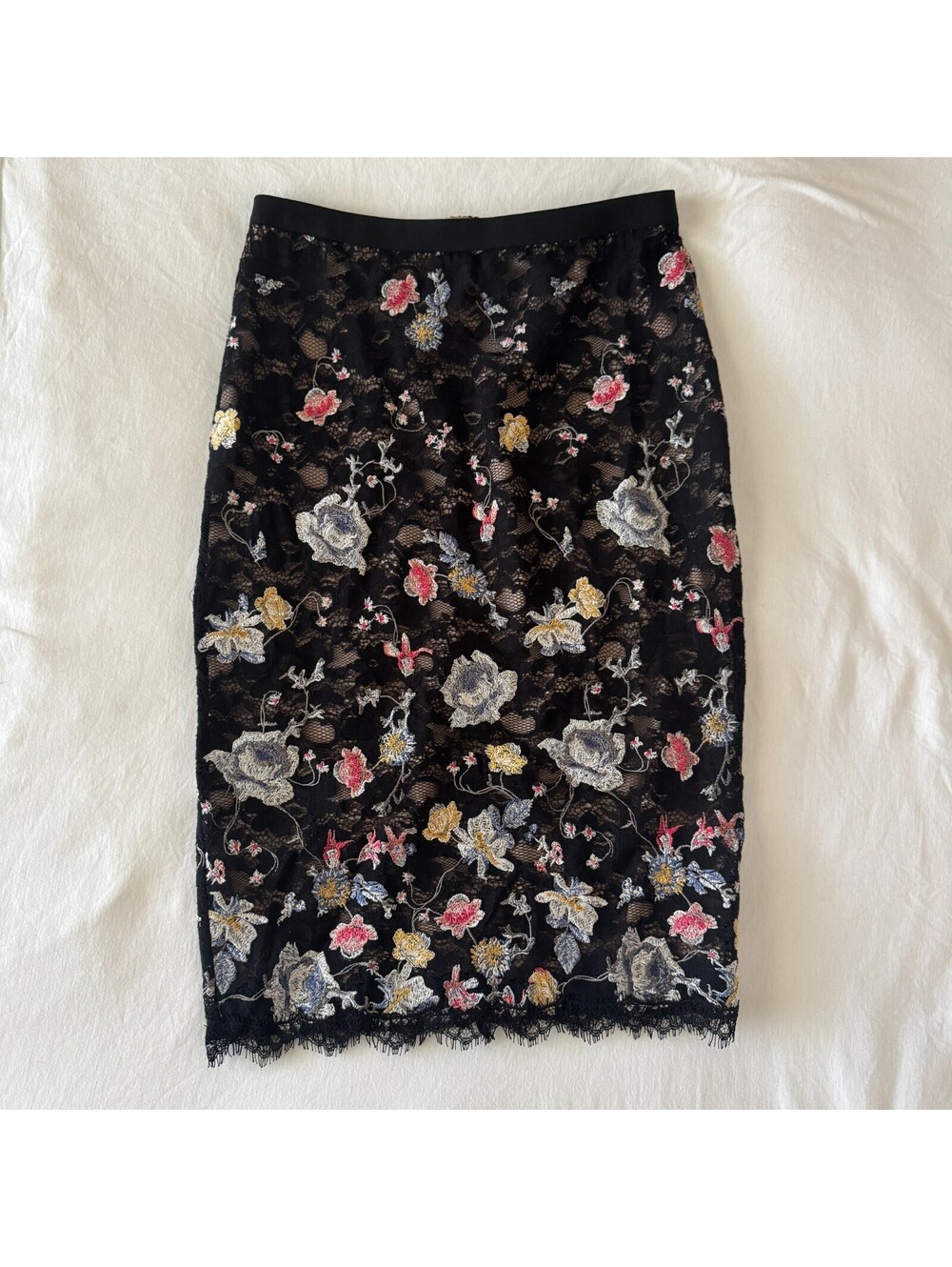 BCBGMAXAZRIA Floral Tailored Pencil Midi Skirt Embroidered Lace Full Back Zip XS